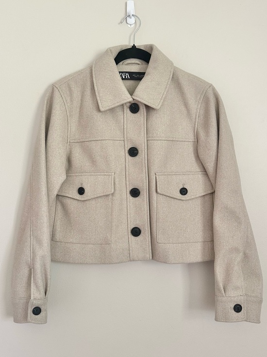 Zara Jackets & Blazers - Zara Beige Cropped Shacket Jacket Size Small Neutral Minimalist Granola Coastal